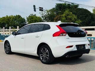 2019 Volvo V40 II Рестайлинг, белый, 1050000 рублей, вид 5