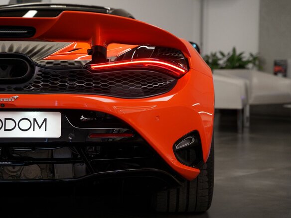 2026 McLaren 750S, оранжевый, 42900000 рублей - вид 25