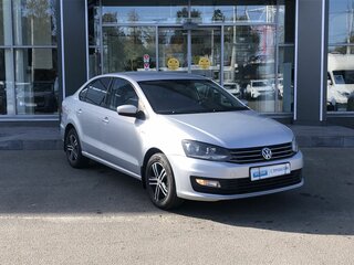 2015 Volkswagen Polo V Рестайлинг, серебристый, 838500 рублей, вид 3