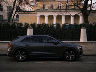 2019 Audi Q8 45 TDI I (4M), серый, 7100000 рублей, вид 2
