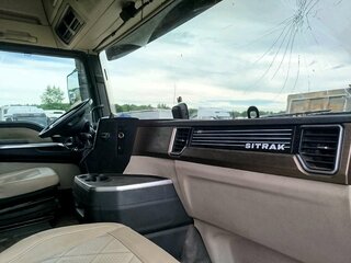 2023 Sinotruk Sitrak C7H MAX, красный, 3733426 рублей, вид 5