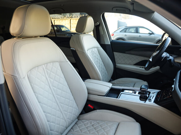 2023 Audi Q6 50 TFSI, чёрный, 6299777 рублей - вид 27