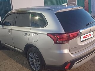 2021 Mitsubishi Outlander III Рестайлинг 3, серый, 2700000 рублей, вид 3