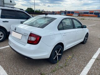 2018 Skoda Rapid I Рестайлинг, белый, 843000 рублей, вид 3