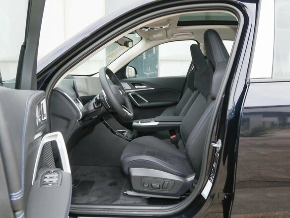 2026 BMW X1 Long 25Li xDrive III (U11/U12), чёрный, 5530000 рублей - вид 16