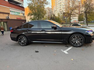 2019 BMW 5 серии 520d VII (G30/G31/G38), чёрный, 2490000 рублей, вид 4