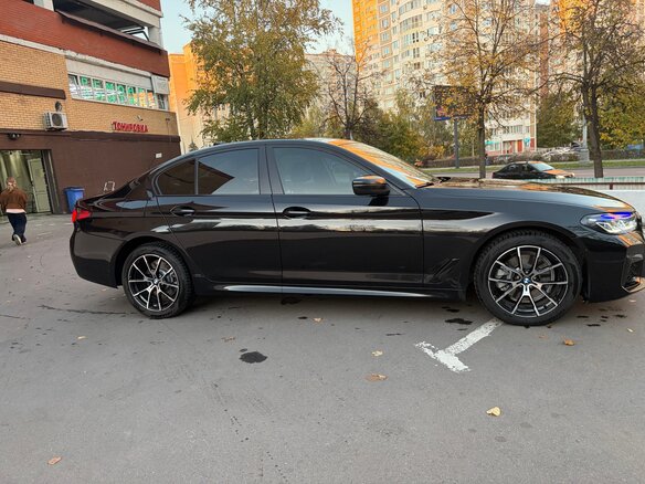 2019 BMW 5 серии 520d VII (G30/G31/G38), чёрный, 2380000 рублей - вид 3