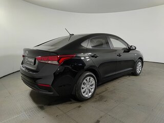 2017 Hyundai Solaris II, чёрный, 1375000 рублей, вид 5