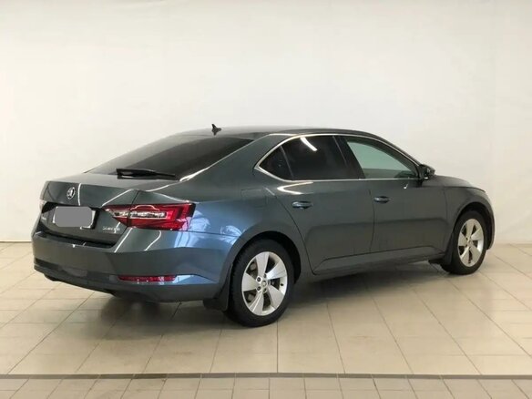 2016 Skoda Superb III, серый, 1350000 рублей - вид 8