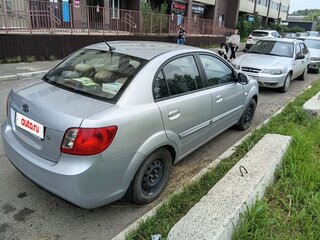 2011 Kia Rio II Рестайлинг, серебристый, 550000 рублей, вид 2