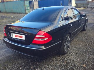 2004 Mercedes-Benz E-Класс 320 III (W211, S211), чёрный, 880000 рублей, вид 3