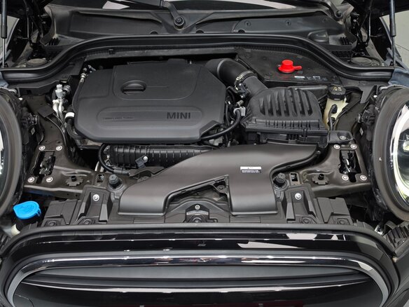 2022 Mini Hatch Cooper III (F55/F56) Рестайлинг 2, чёрный, 1726000 рублей - вид 8