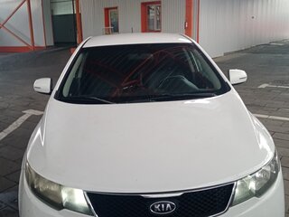 2010 Kia Cerato 6-speed II, белый, 550000 рублей, вид 1