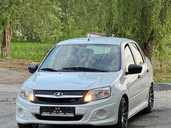 2017 Lada (ВАЗ) Granta Sport I, белый, 500000 рублей - вид 9