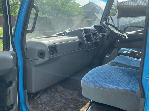 2001 Fuso (Mitsubishi) Fighter, синий, 4500000 рублей - вид 11
