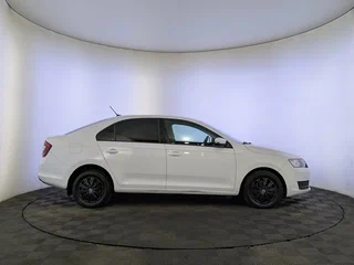 2019 Skoda Rapid I Рестайлинг, белый, 900000 рублей, вид 4