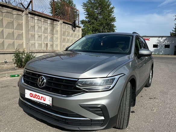 2021 Volkswagen Tiguan II Рестайлинг, серый, 3000000 рублей - вид 1