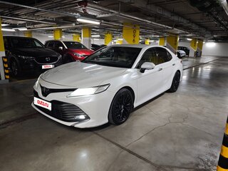 2018 Toyota Camry VIII (XV70), белый, 2900000 рублей, вид 1