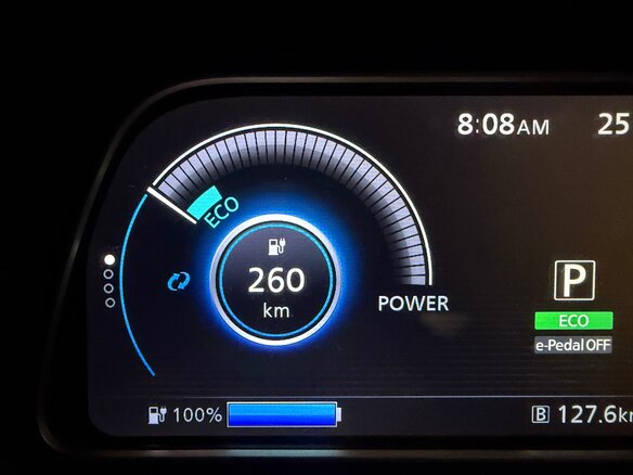 2019 Nissan Leaf II (ZE1), чёрный, 1890000 рублей - вид 4