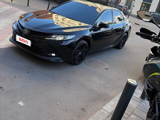 2019 Toyota Camry VIII (XV70), чёрный, 2450000 рублей, вид 1