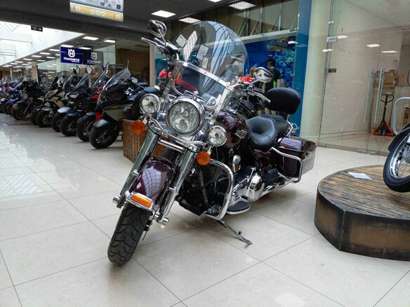 2014 Harley-Davidson Road King, пурпурный, 1300000 рублей