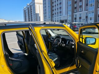 2023 Jeep Renegade I Рестайлинг, жёлтый, 1900000 рублей, вид 5