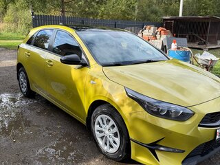 2021 Kia Ceed III Рестайлинг, жёлтый, 1850000 рублей, вид 4