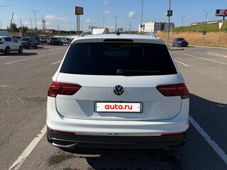 2020 Volkswagen Tiguan II Рестайлинг, белый, 3200000 рублей, вид 3