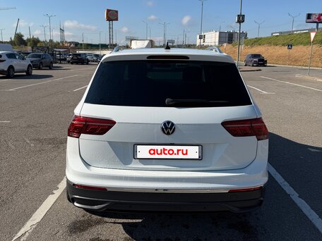 2020 Volkswagen Tiguan II Рестайлинг, белый, 3200000 рублей, вид 3