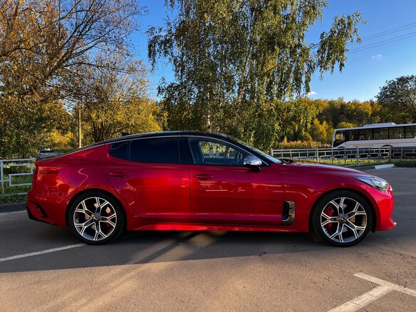 2019 Kia Stinger I, красный, 2670000 рублей - вид 5