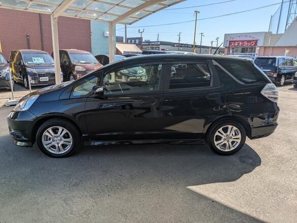2015 Honda Fit Shuttle I Рестайлинг, чёрный, 705000 рублей - вид 5