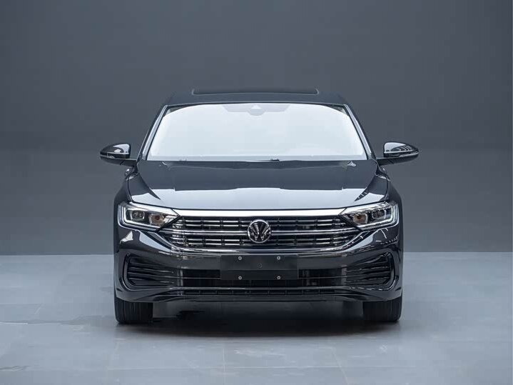 Открыть фотографии: Volkswagen Sagitar III Рестайлинг