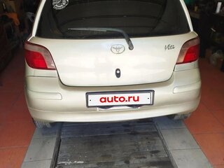 2002 Toyota Vitz I (P10), серебристый, 350000 рублей, вид 3