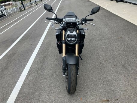 2025 Honda CB 650R, серый, 1197000 рублей, вид 3