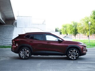 2024 Chevrolet Trax II, красный, 1750000 рублей, вид 3