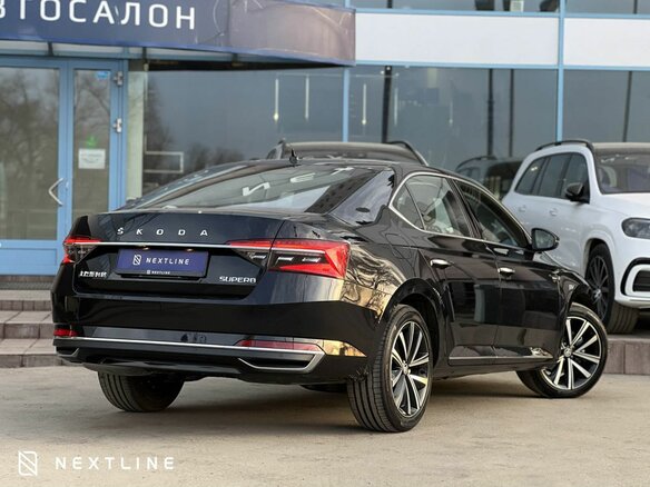 2025 Skoda Superb III Рестайлинг, чёрный, 4740000 рублей - вид 3