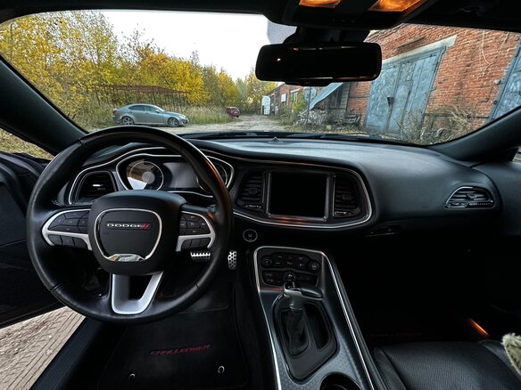 2018 Dodge Challenger III Рестайлинг 2, серый, 3500000 рублей - вид 9