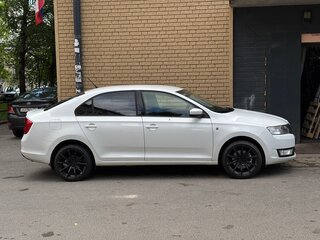 2014 Skoda Rapid I, белый, 710000 рублей, вид 4