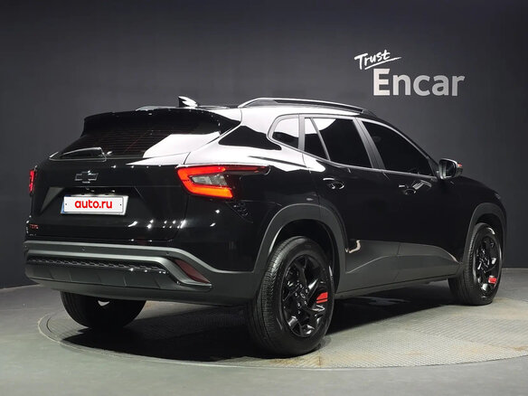 2025 Chevrolet Trax II, чёрный - вид 2