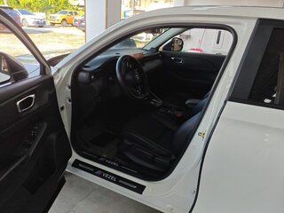 2023 Honda Vezel II, белый, 1780000 рублей, вид 5