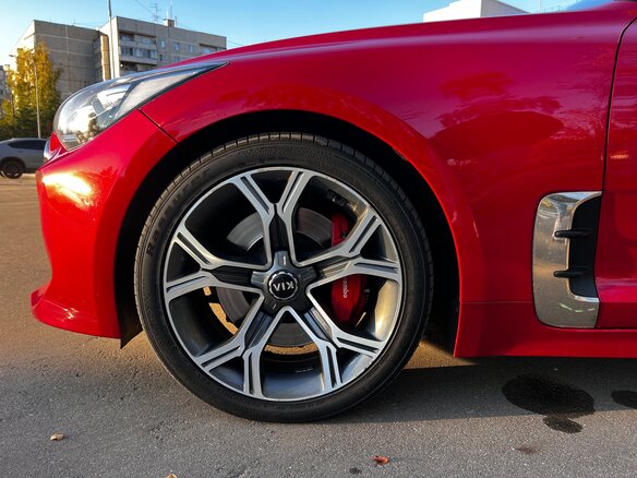 2019 Kia Stinger I, красный, 2670000 рублей - вид 13