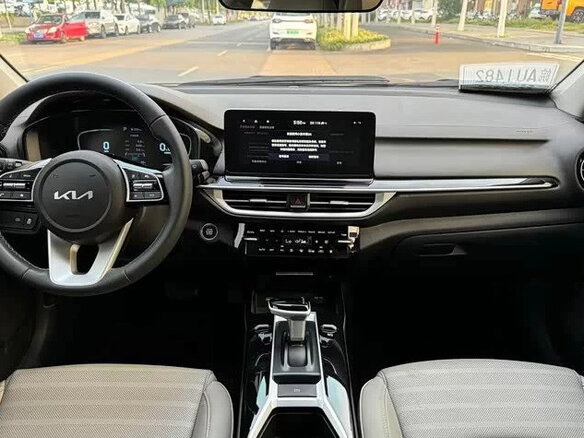 2023 Kia K3 II (China Market) Рестайлинг, белый, 1280285 рублей - вид 3