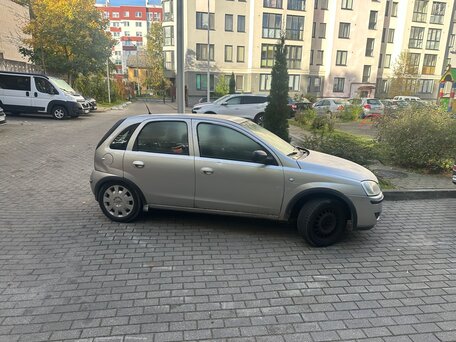 2003 Opel Corsa C Рестайлинг, серебристый, 200000 рублей, вид 2