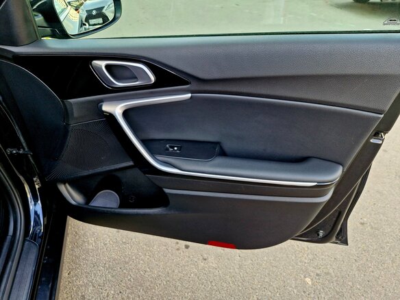 2020 Kia Ceed III, чёрный, 1820000 рублей - вид 21