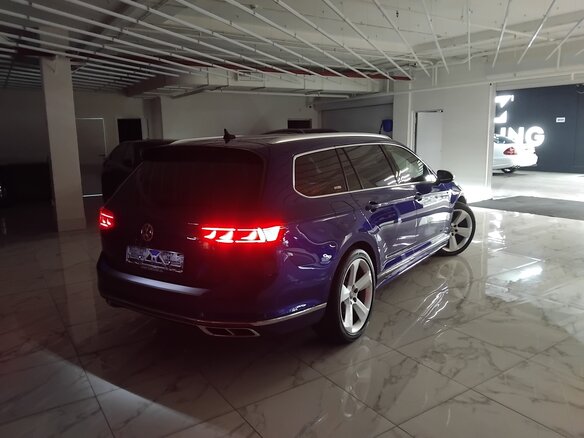 2020 Volkswagen Passat B8 Рестайлинг, синий, 2275000 рублей - вид 14