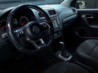 2018 Volkswagen Polo V Рестайлинг, серый, 780000 рублей, вид 4