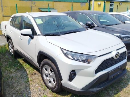 2025 Toyota RAV4 V (XA50), белый, 3650000 рублей, вид 3