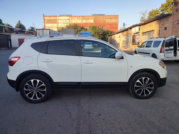 2011 Nissan Qashqai I Рестайлинг, белый, 1258000 рублей - вид 4