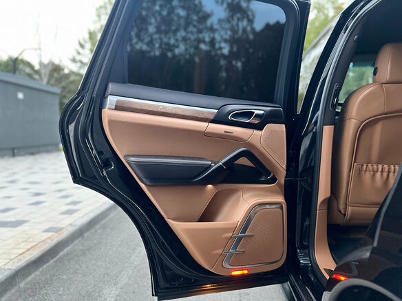2011 Porsche Cayenne S II (958), чёрный, 2070000 рублей - вид 25