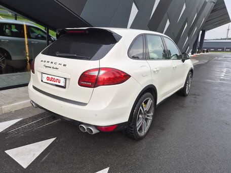 2011 Porsche Cayenne Turbo II (958), белый, 3000000 рублей, вид 4